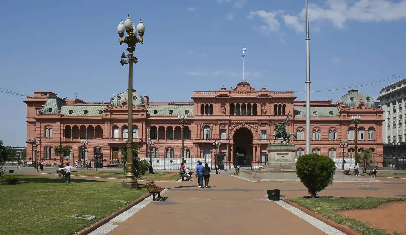 Fachada rosa da Casa Rosada em Buenos Aires